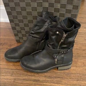 Women’s boots